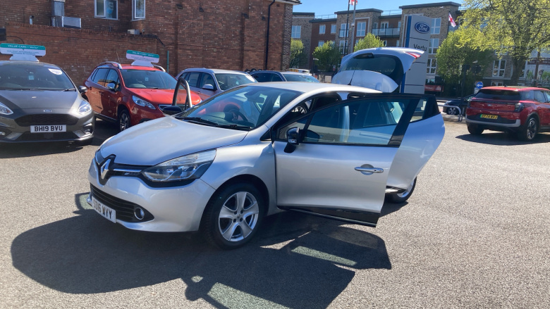 Renault Clio 1.2 16V Dynamique Nav 5dr Petrol Hatchback